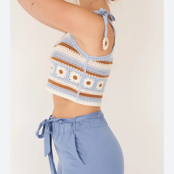 New In Crochet Striped floral Crop Top - Blue, cream , Brown sz M - Picture 3 of 11